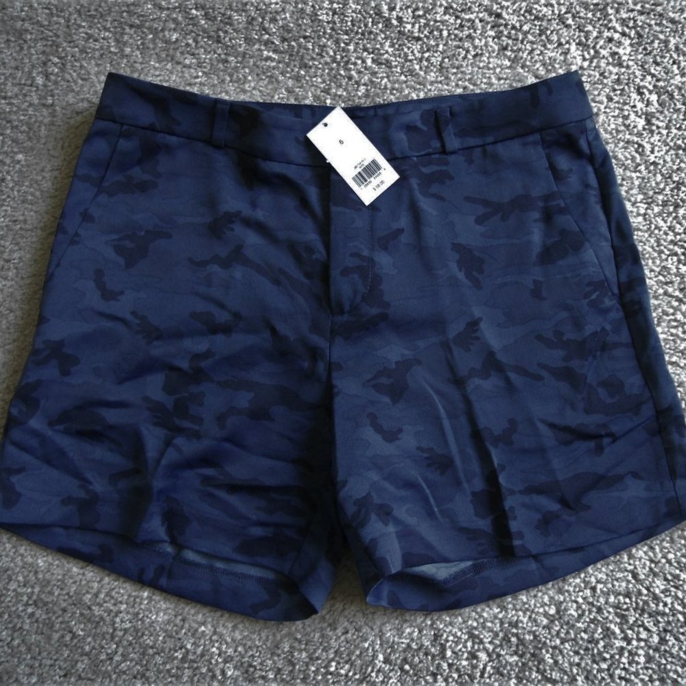 Banana Republic Camo Shorts size 6 Blue - Picture 1 of 4